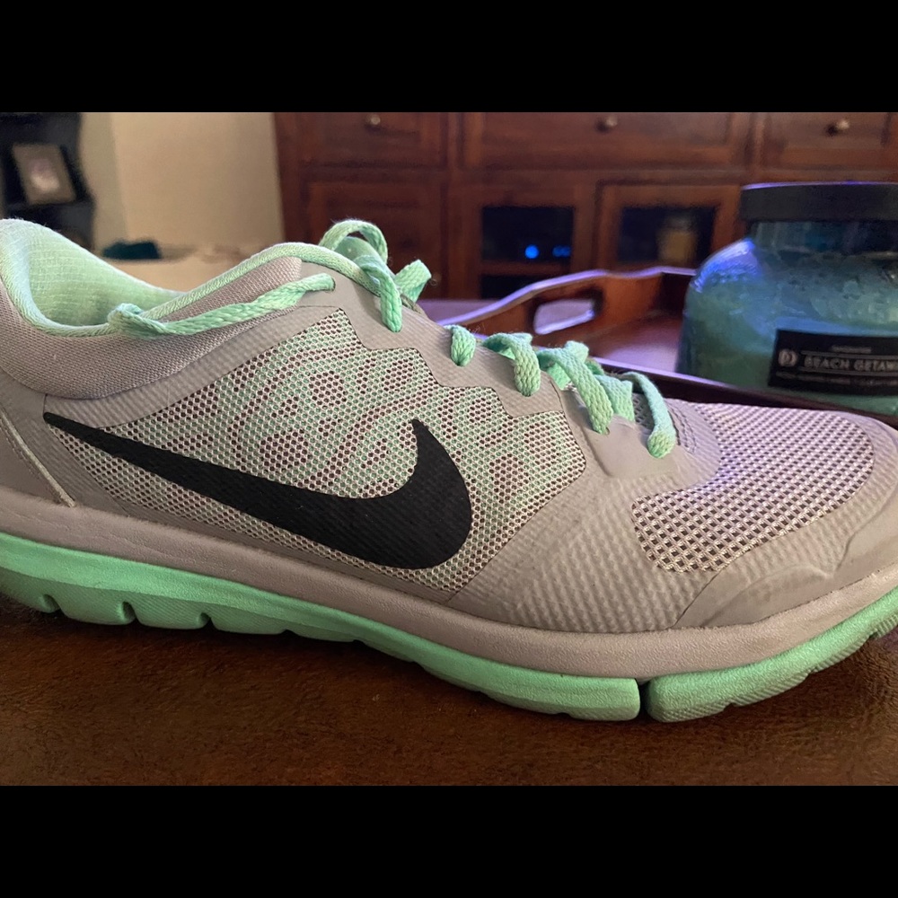Gray & Mint Green Nike Flex Run